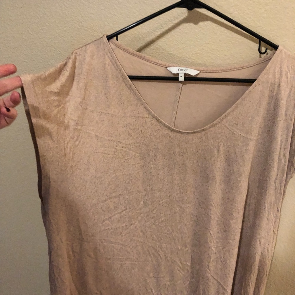 Long tshirt nude/pinky/slight tan hue with gold glitter